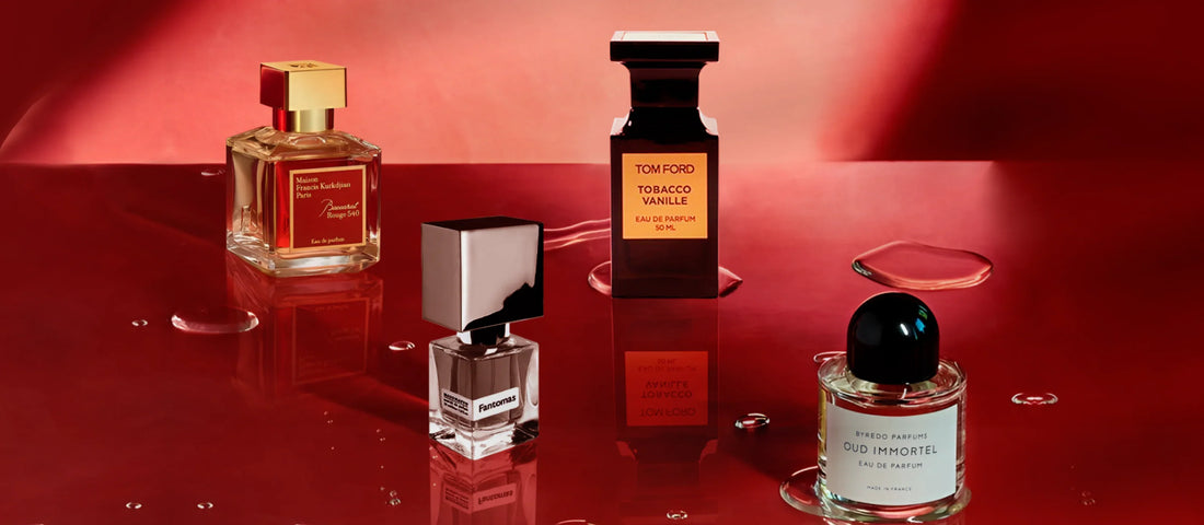 Cum testezi corect un parfum acasă folosind decanturi